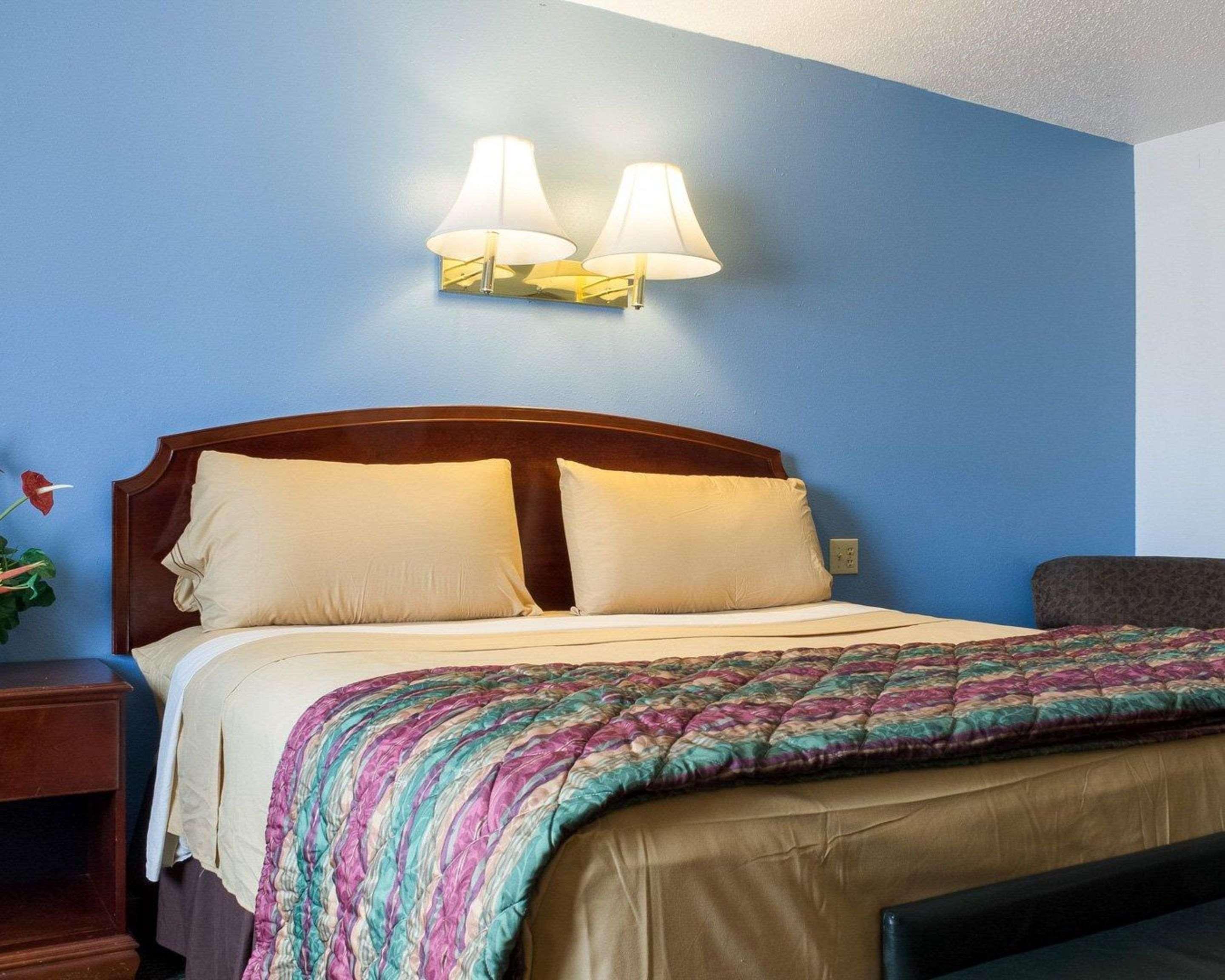 Rodeway Inn West Fargo Buitenkant foto