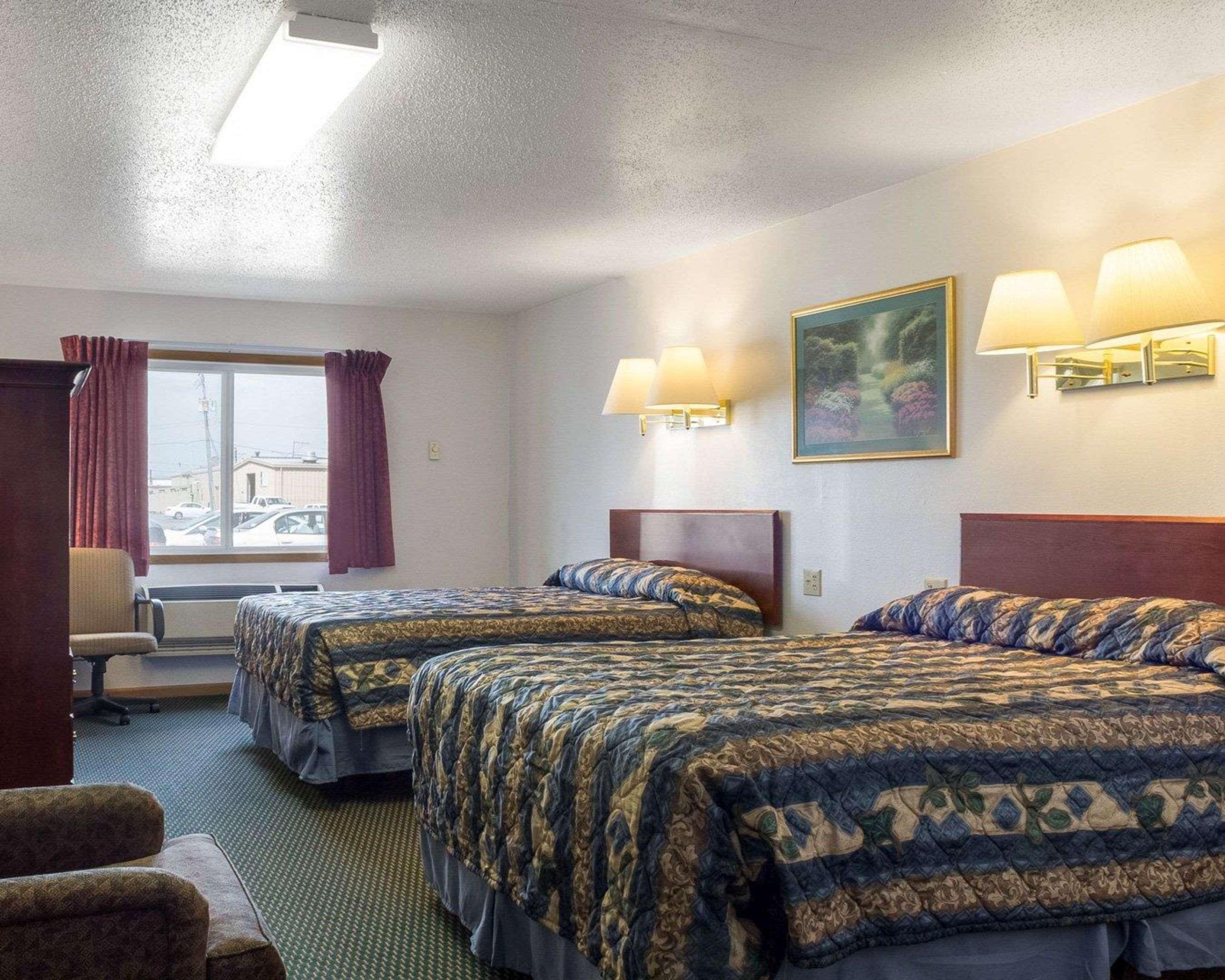 Rodeway Inn West Fargo Buitenkant foto