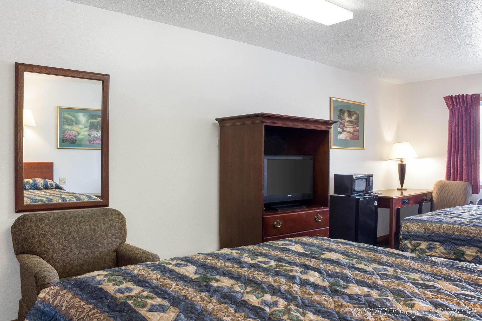Rodeway Inn West Fargo Buitenkant foto